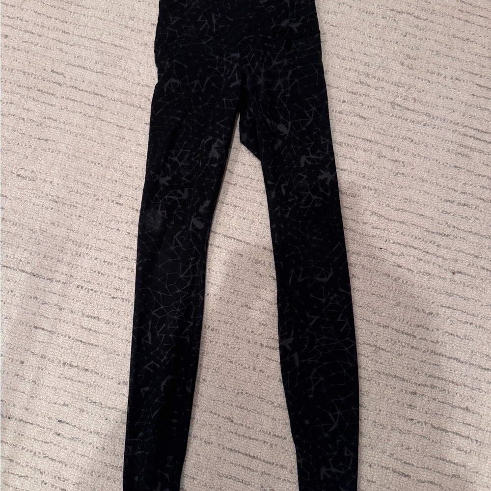 Lululemon size 4 black Patterned Leggings